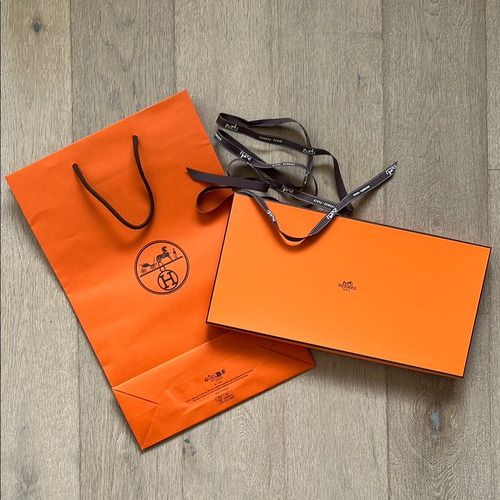 Hermès orange shawl 140 box, ribbon and bag set